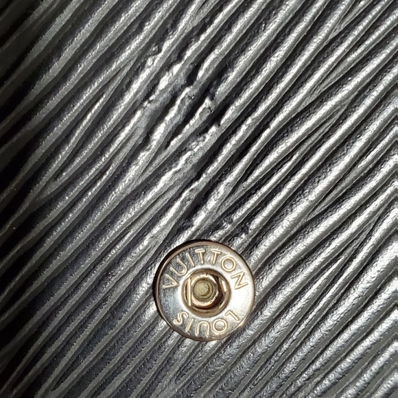 Authentic Louis Vuitton Epi Black Felicie Pochette (SOLD) - Picture 12 of 16
